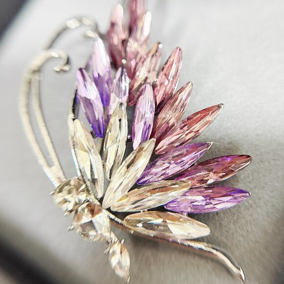 Butterfly brooch pin, purple crystal brooch, Hat brooch, Formal event accessory - Picture 5 of 7